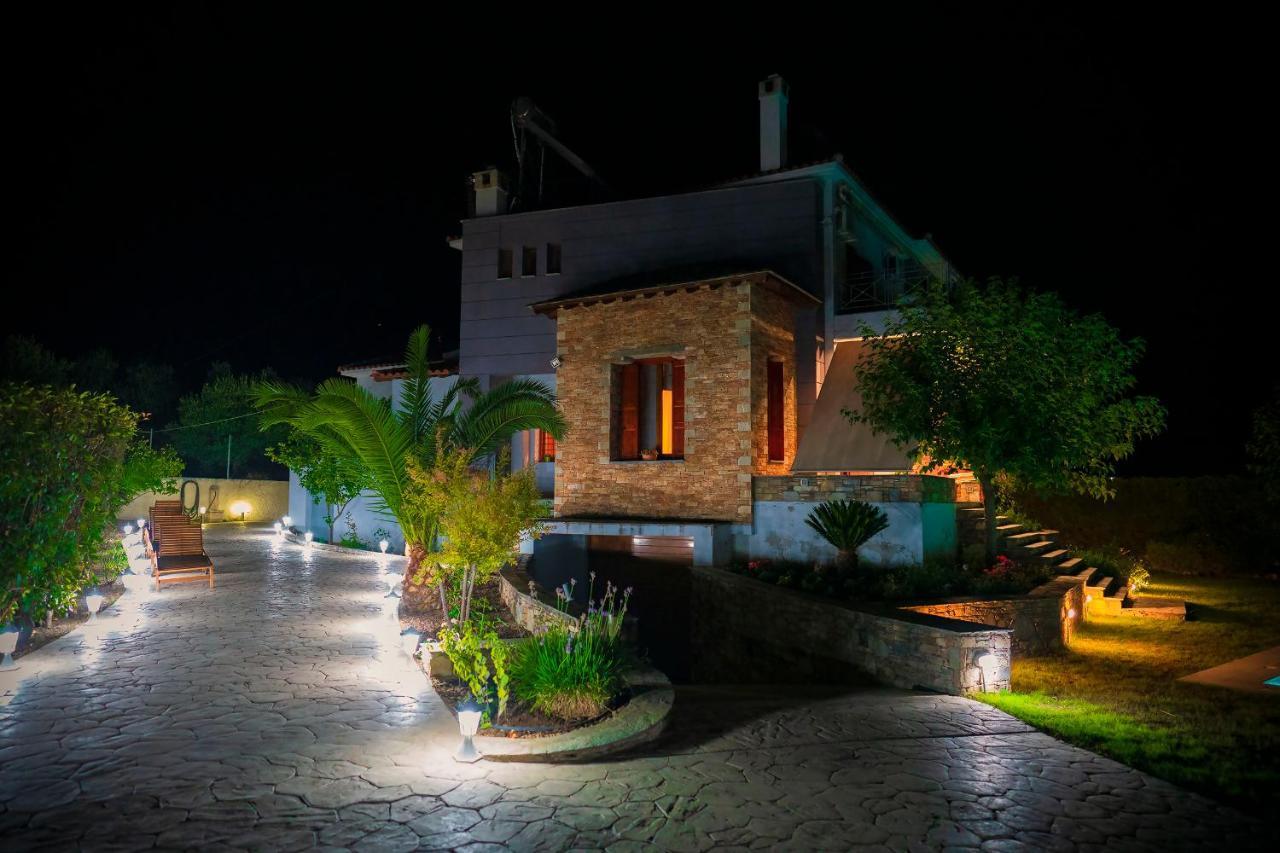 Chariklia'S House With Private Pool Villa Káto Lekhónia Exteriör bild